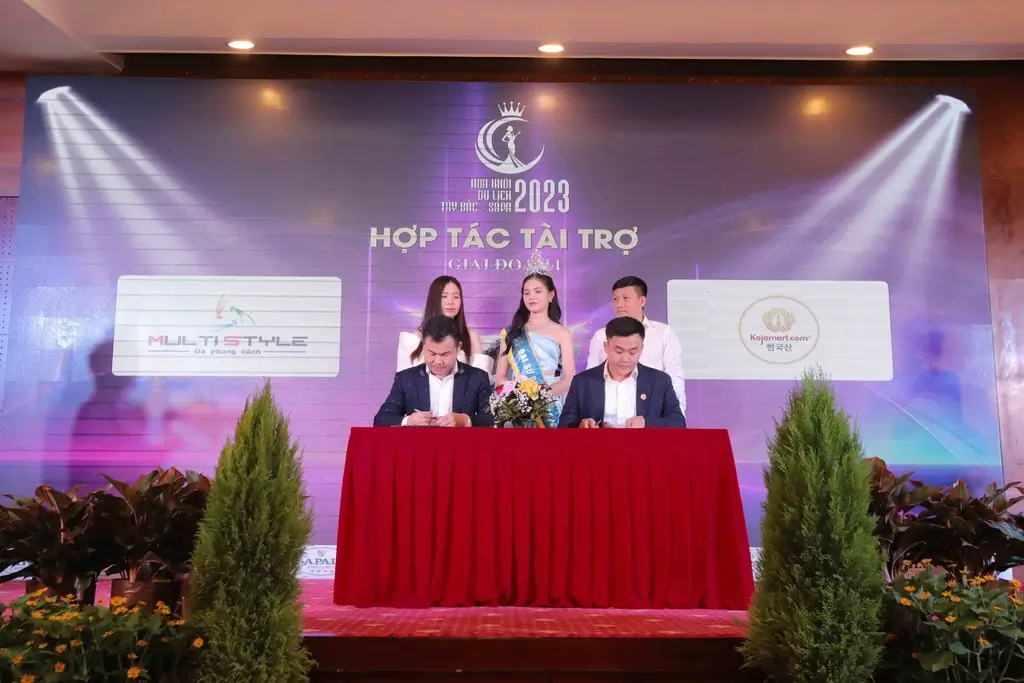 Koja Mart Hân Hạnh đồng Tài Trợ Cuộc Thi Hoa Khôi Du Lịch Tây Bắc