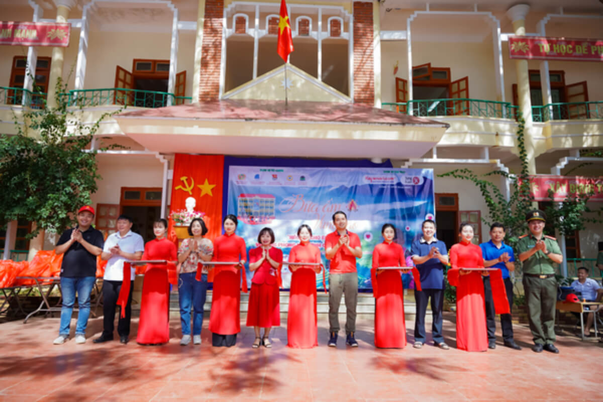 Koja Mart Tài Trợ 100 Triệu Xây Dựng 2 Phòng Tin Học Cho Các điểm Trường Vùng Cao Sơn La