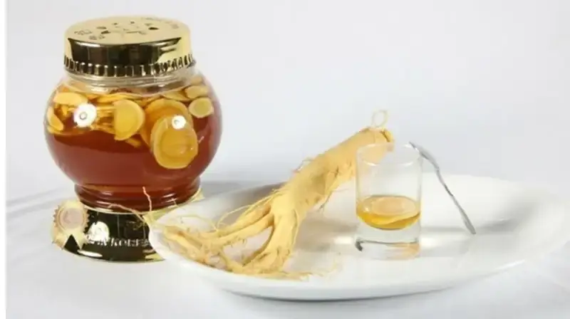 Sâm ngâm mật ong dành cho những người mới ốm dậy, người suy nhược cơ thể