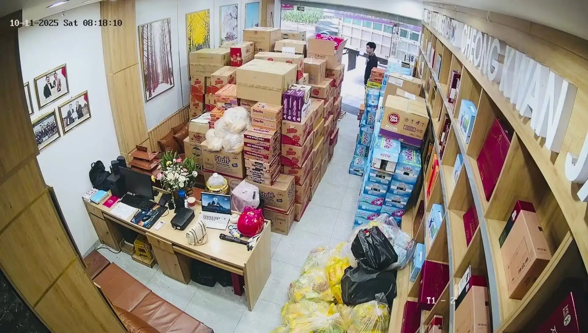Lời tri ân, Mạnh thường quân Ms Trang mang hơi ấm từ nơi xa
