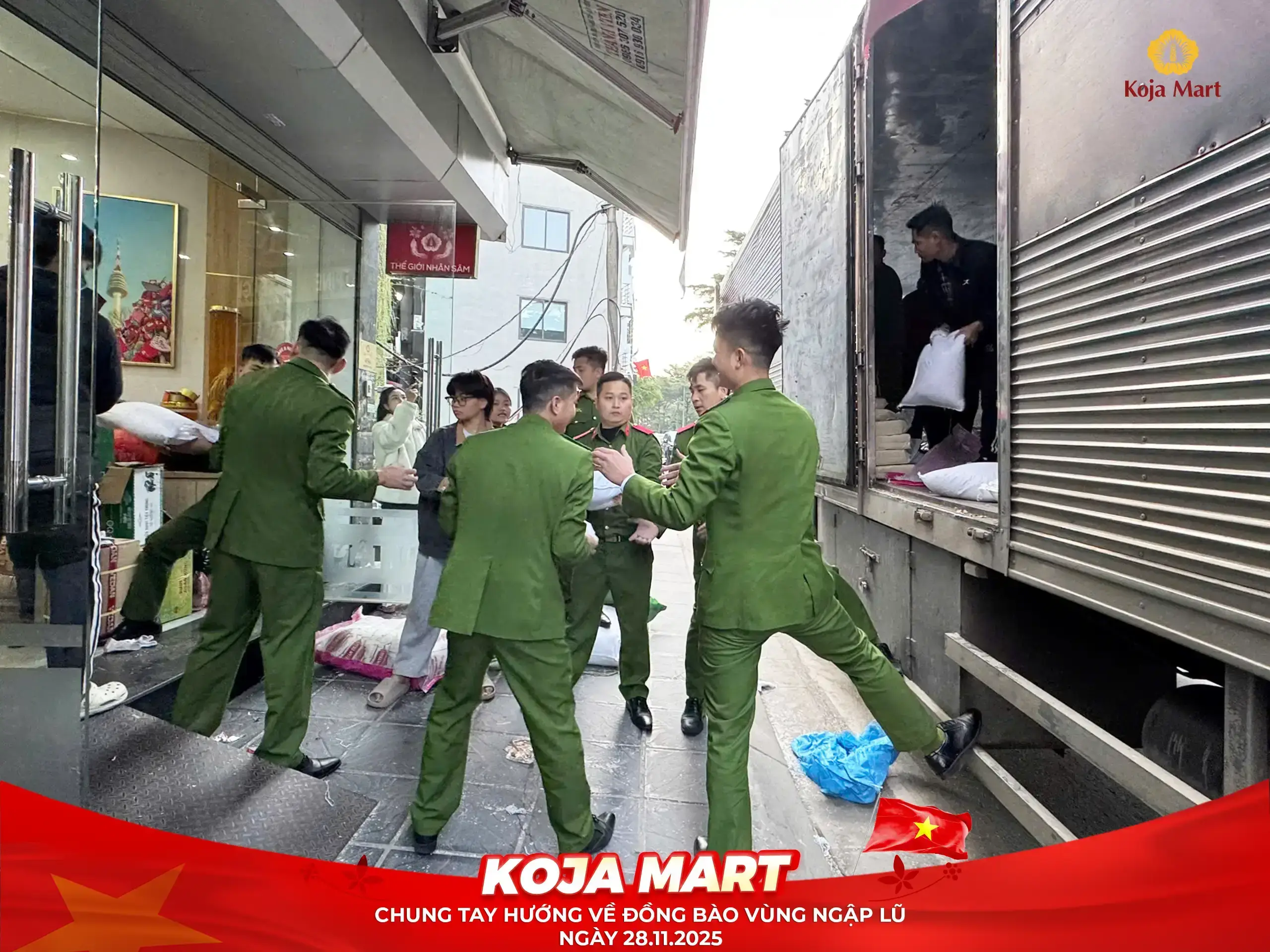 HỌC VIỆN CẢNH SÁT NHÂN DÂN ĐỒNG HÀNH CÙNG KOJA MART TRONG HOẠT ĐỘNG CỨU TRỢ MIỀN TRUNG 